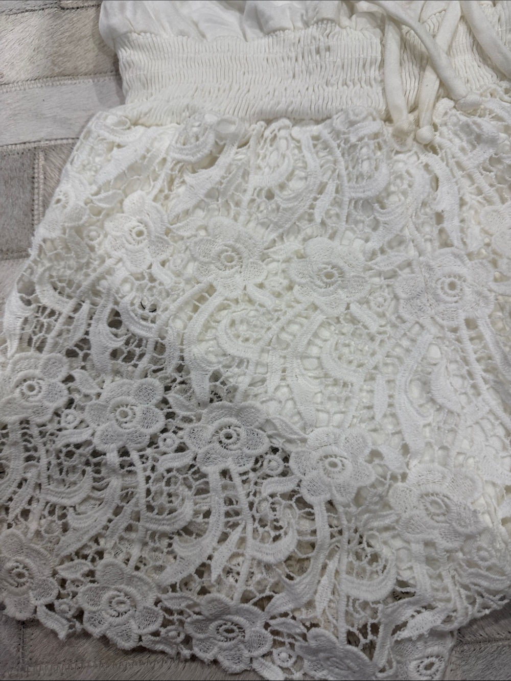 Sky White Romper - Classic Summer Style - Picture 7 of 7